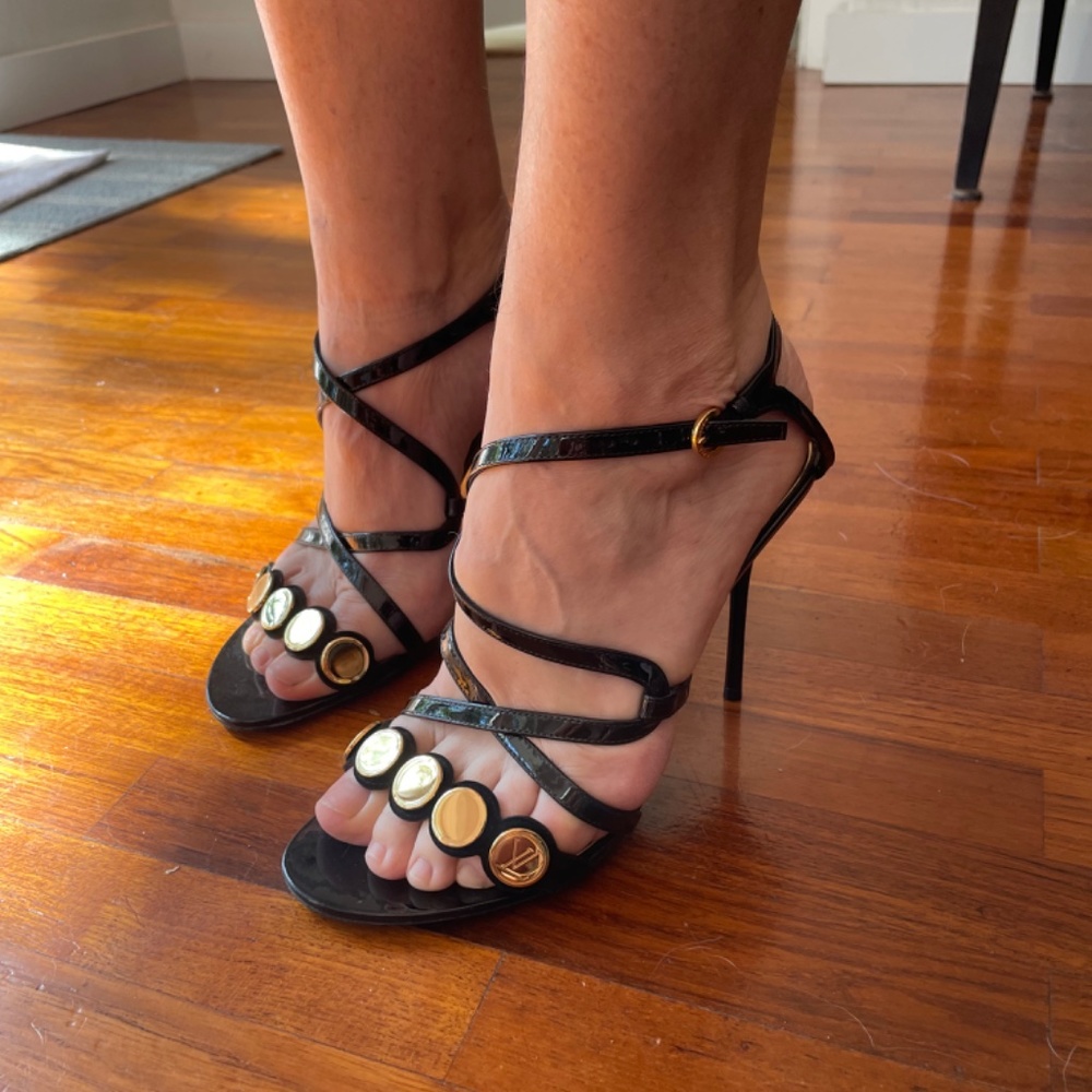Beautiful strappy sandal heels - Picture 8 of 10